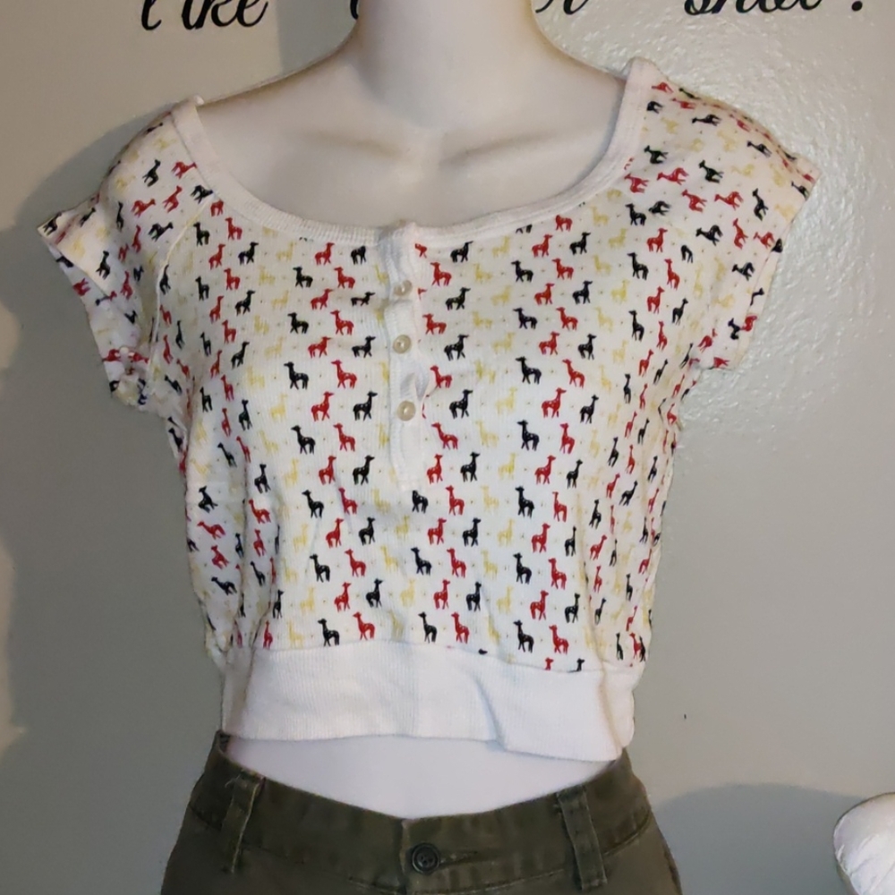 ALLOY Button Up Giraffe Crop Top L Jrs